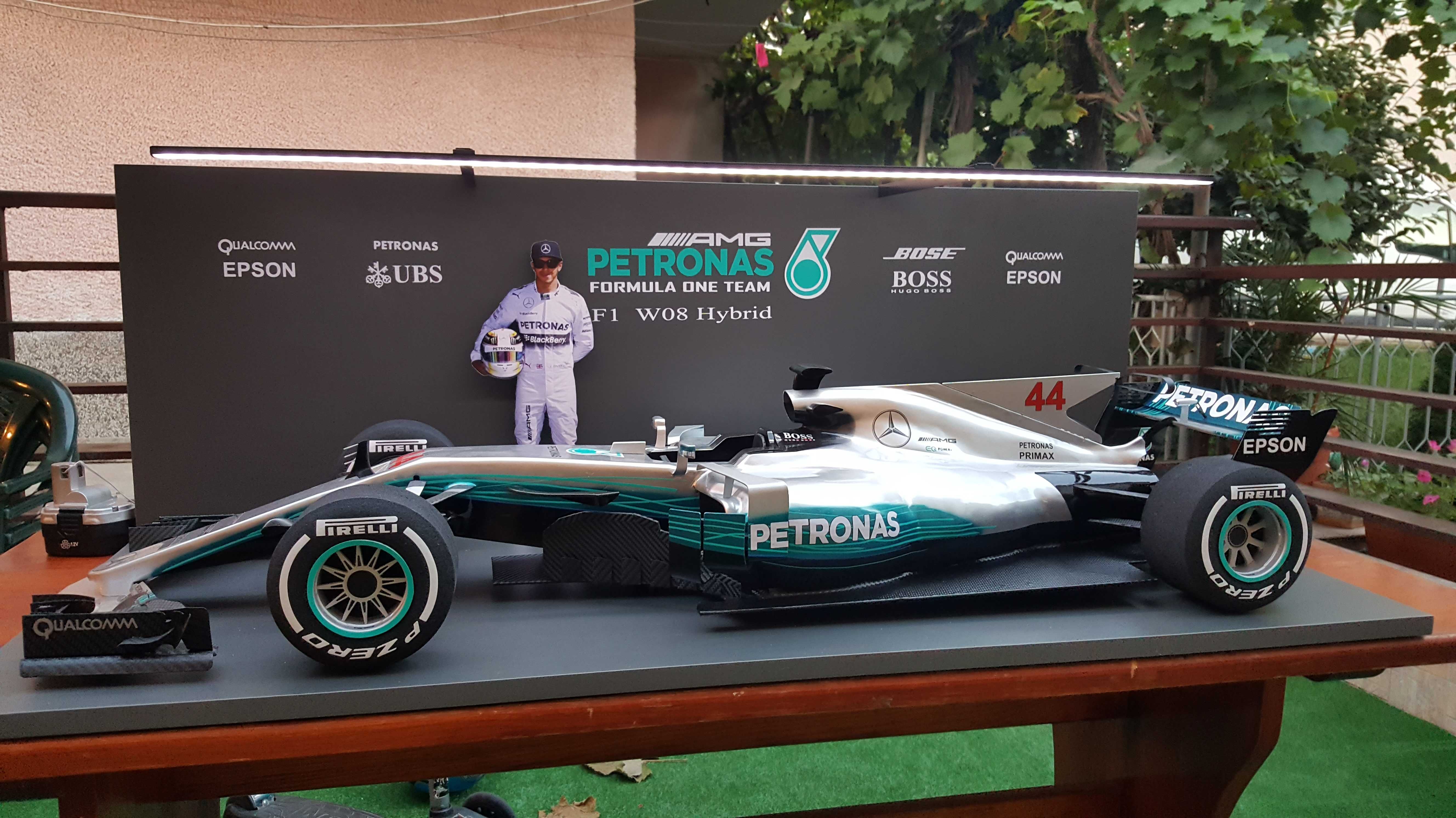 БОЛИД ФОРМУЛА F1 - ръчна изработка