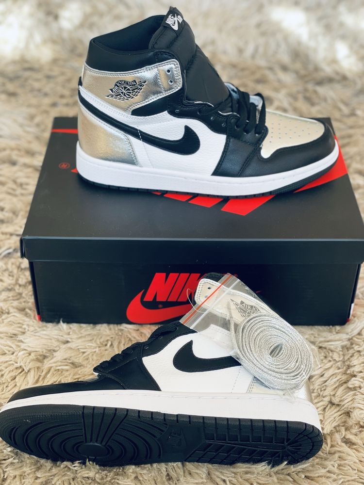 Air Jordan 1 Retro High Silver Toe Black Metallic