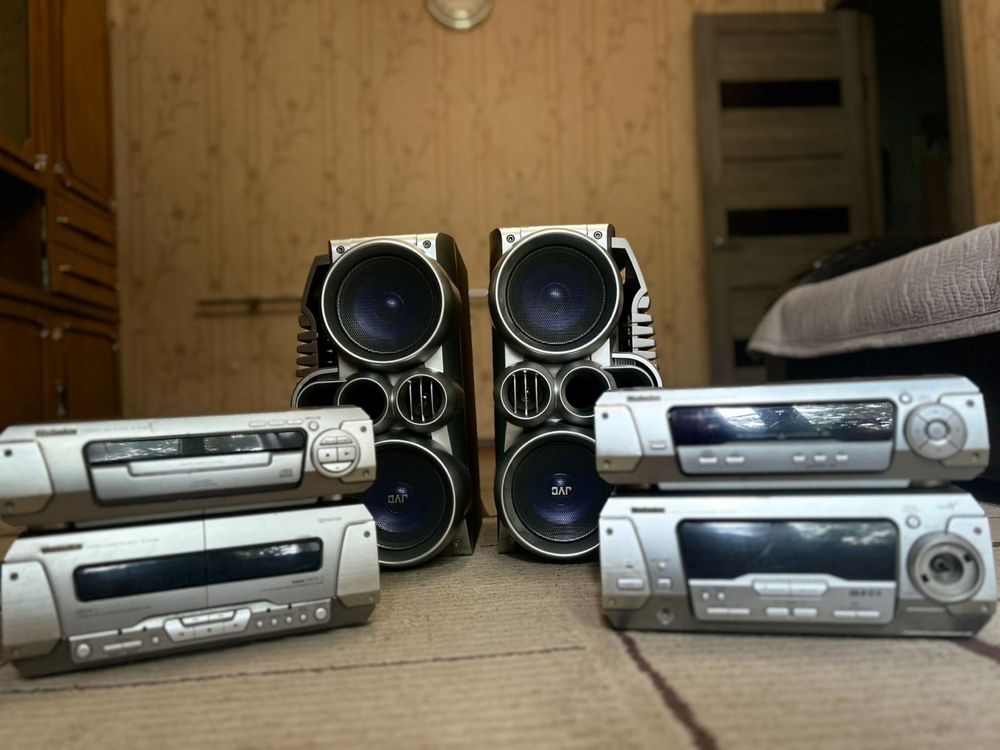 Продам музыкальный центр Technics + колонки JVC