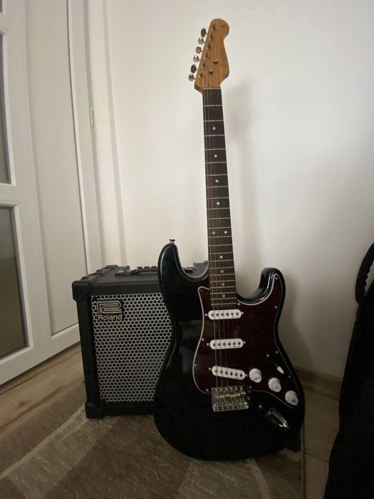 Vând/schimb Harley Benton ST62 BK VS și Roland Cube 20XL
