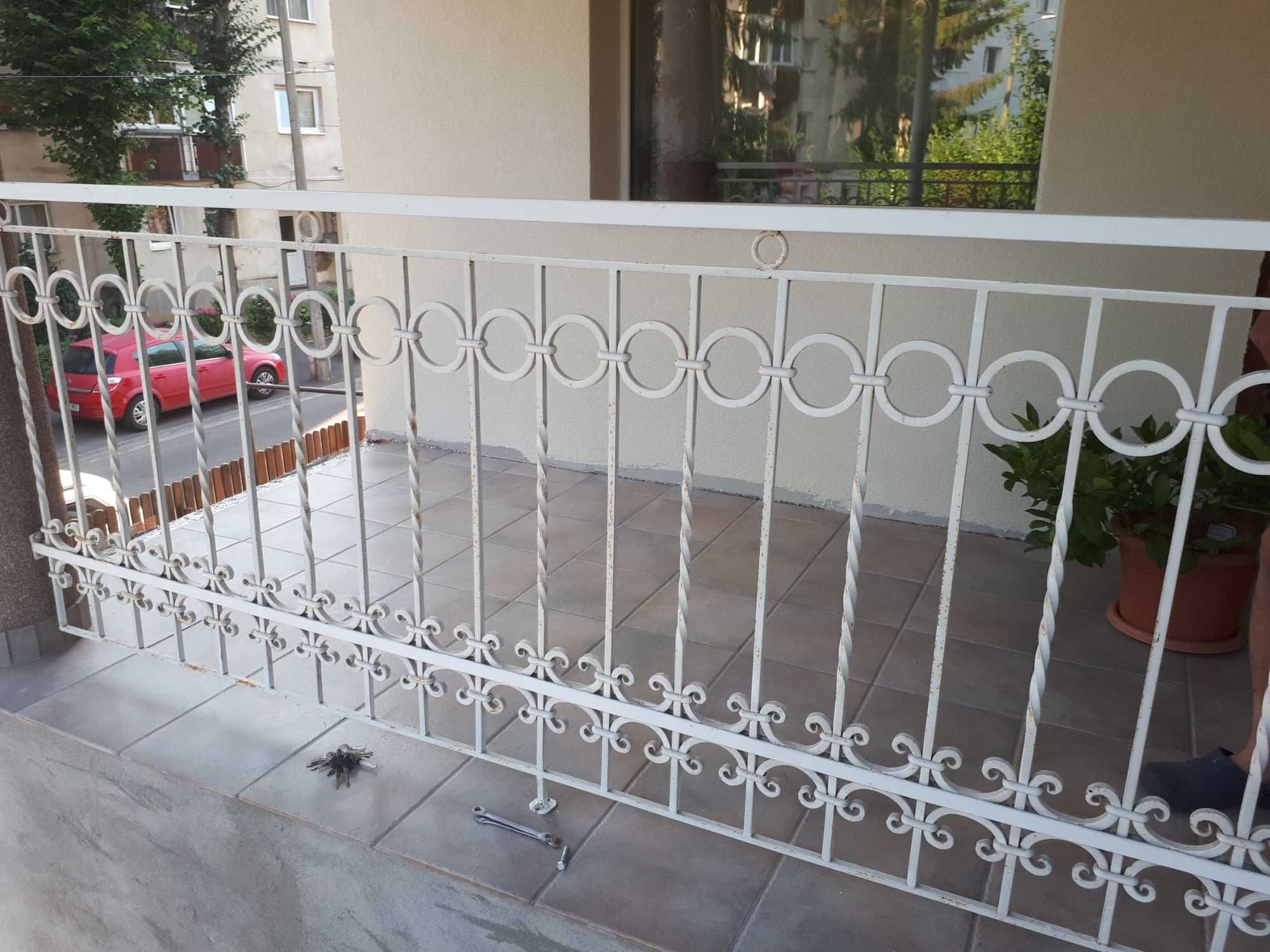 Vând balustradă din fier forjat