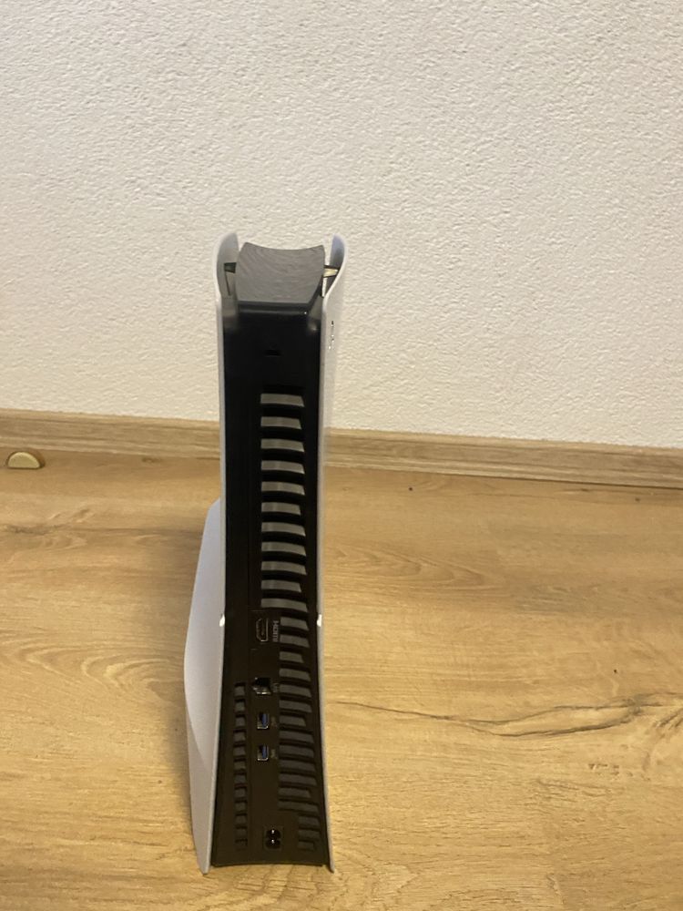 PS 5 в одлично състояние