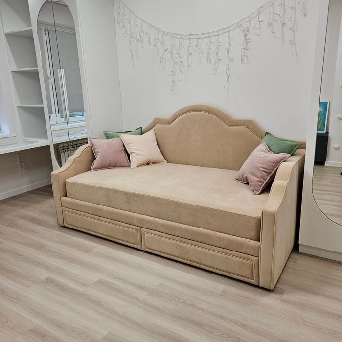 Диван-мягкая детская кровать