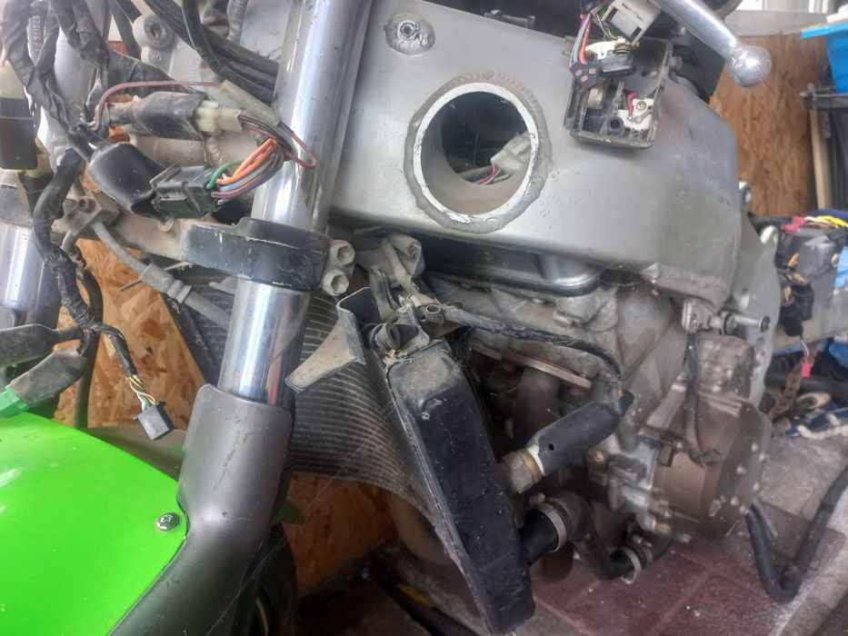 Motor Kawasaki ninja 900