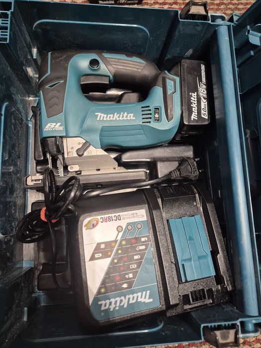 Pendular makita 18v djv 182 brushless