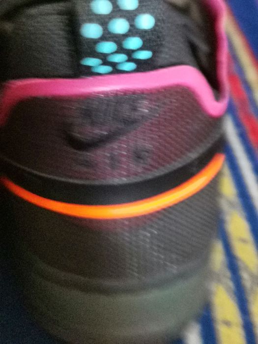 Adidas piele Nike, noi, nepurtati deloc