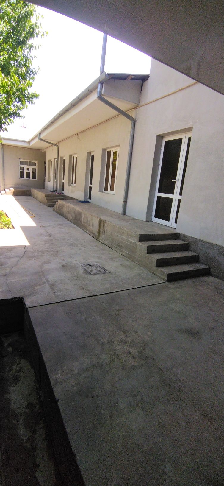 Keles kirof raddom kocha 3 sotix  5 xona