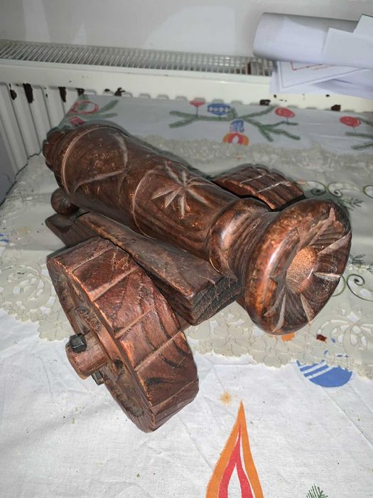 Decor Tun din lemn sculptat