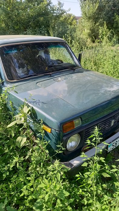 Авто. 2121 нива.