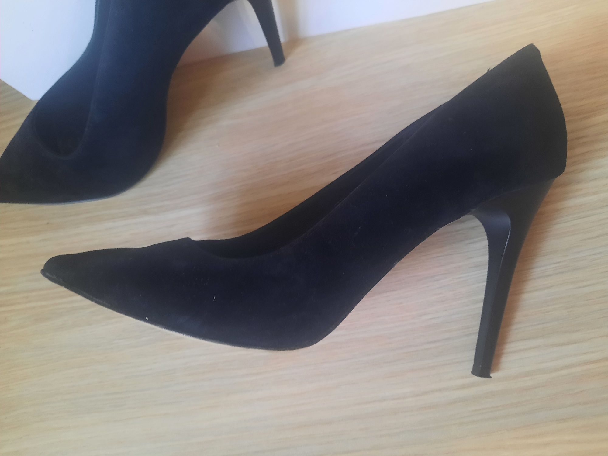 Pantofi stileto, nr 40