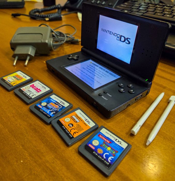 Nintendo DS lite + 5 jocuri