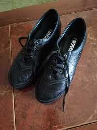 Обувки черни естествена кожа на платформа