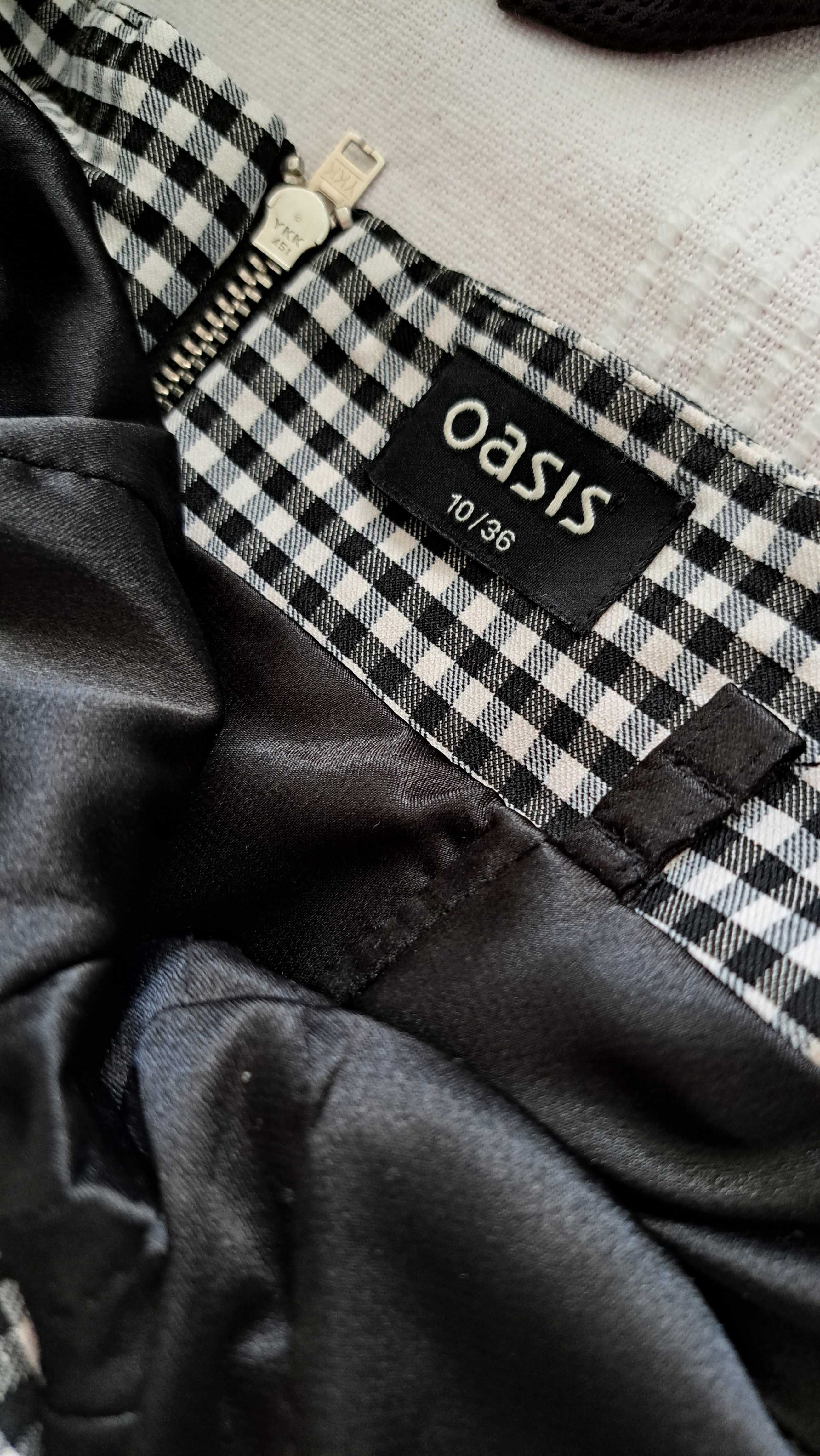 Рокля от магазин Oasis Fashion
