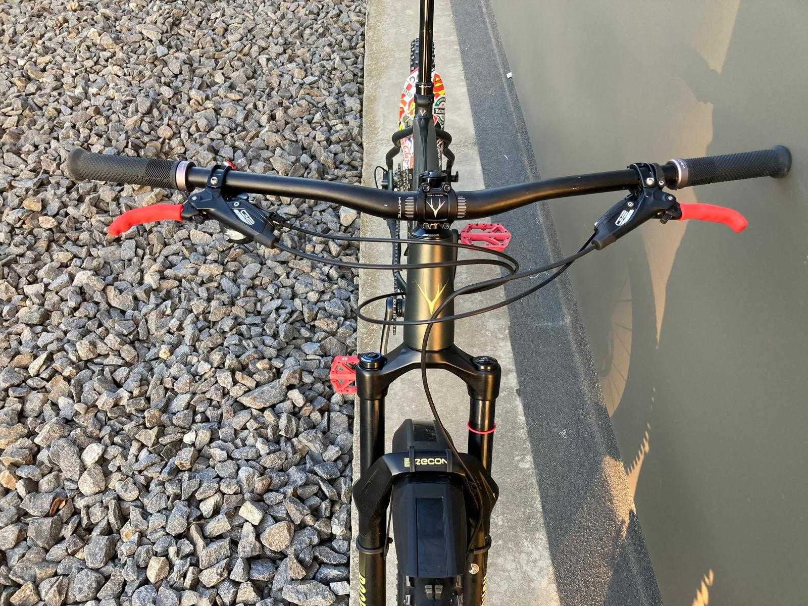 Bicicleta Whyte 805 v4 2022
