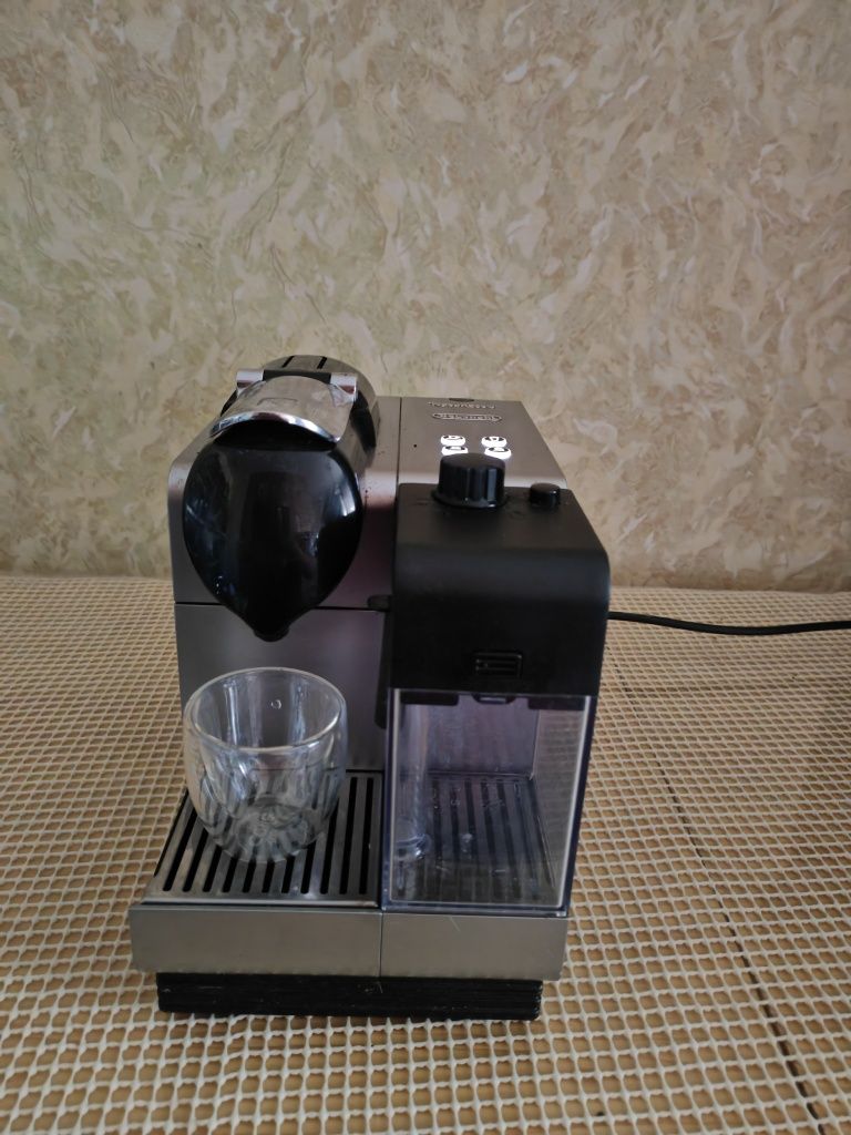 Delonghi EN520. S Nespresso Latissima