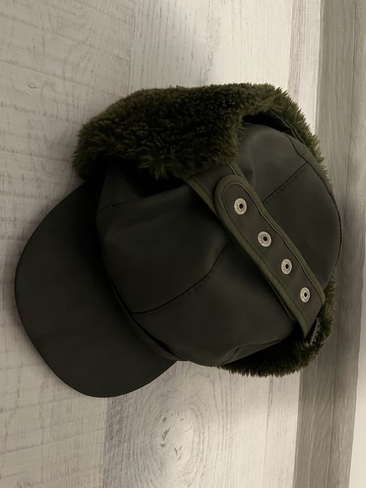 Vand caciula cu urechi de blana