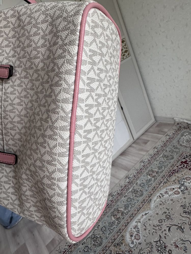 Продам сумку в хорошем состояний