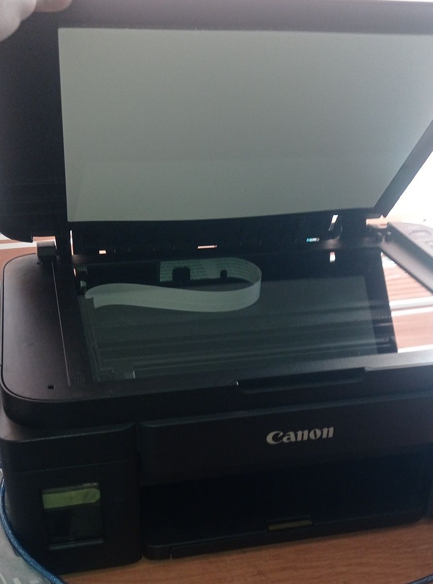 !!! Printer sotiladi, rangli, skaner, hammsi bor.Bi