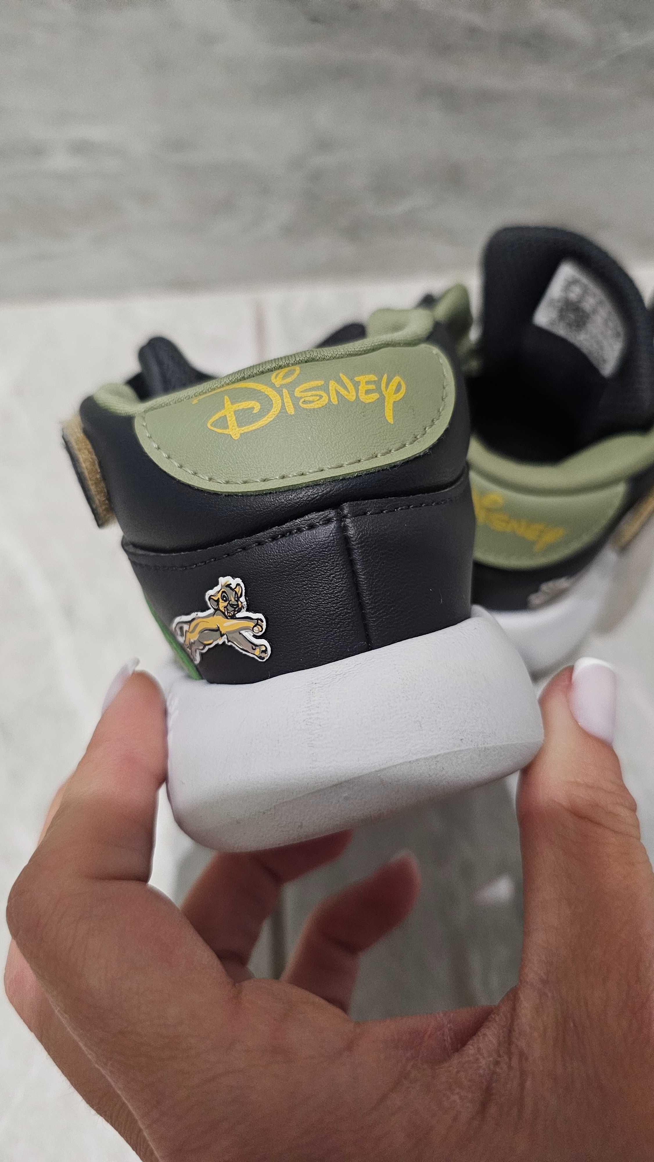 Маратонки за бебе adidas Disney