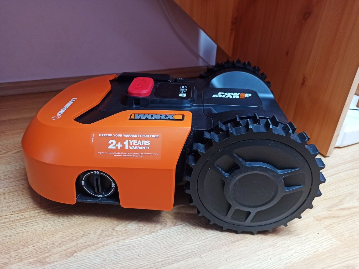 WORX Landroid S WR130E, control aplicație, WiFi, 300 mp.