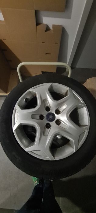 Oferta Set Jante tablă cu anvelope iarna,senzori,capace și piulițe.