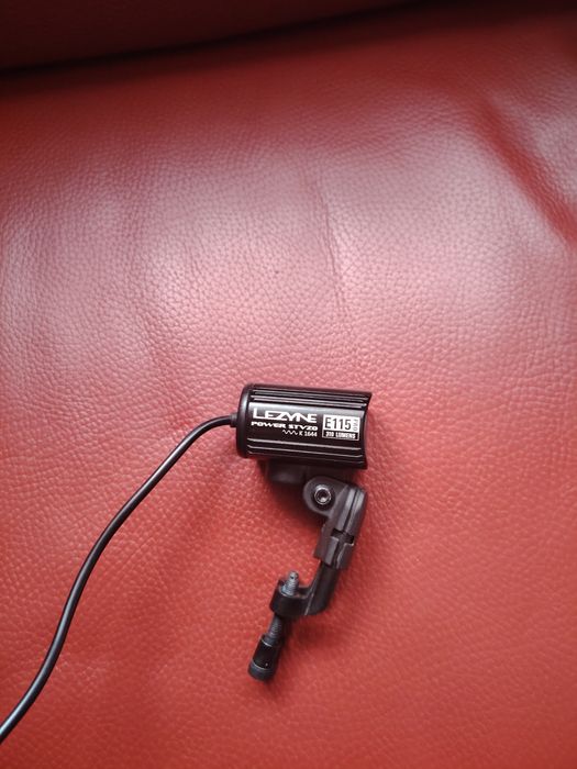 Far Bicicleta Lezyne power stvzo e115 - 310 lumen