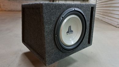 JL Audio 12W1v2-4 subwoofer баскаса