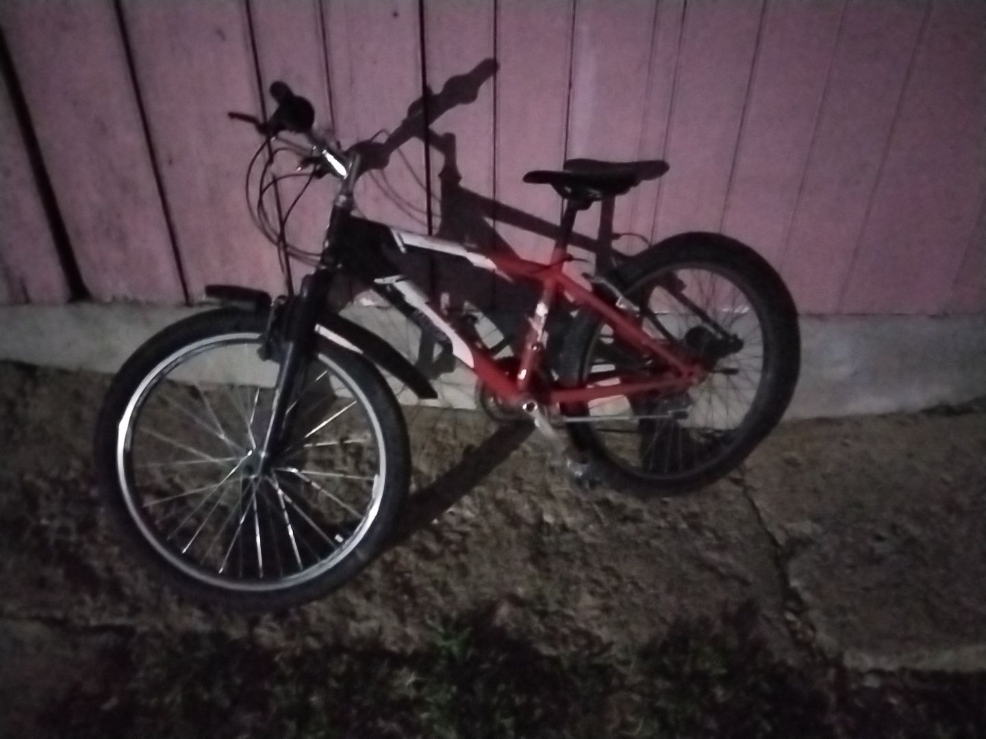 bicicletă aproape nouă tot schimbat