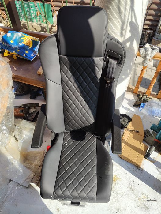 Сиденье пневматическое.