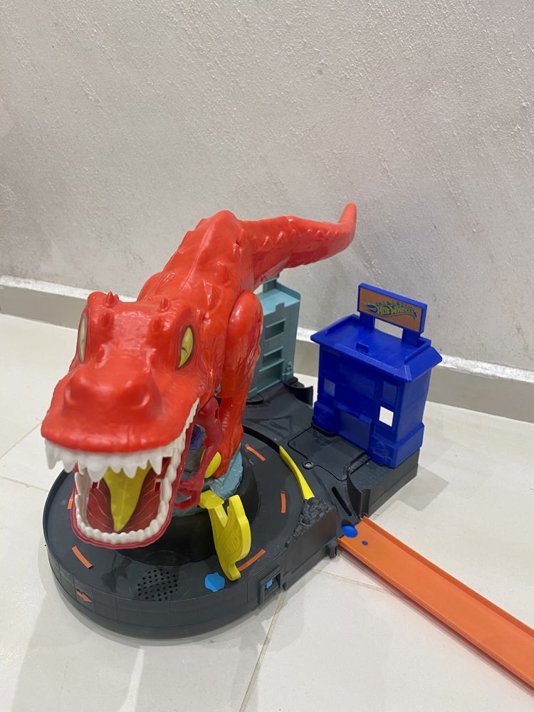 Хот уилс Hot Wheels T-Rex rampage