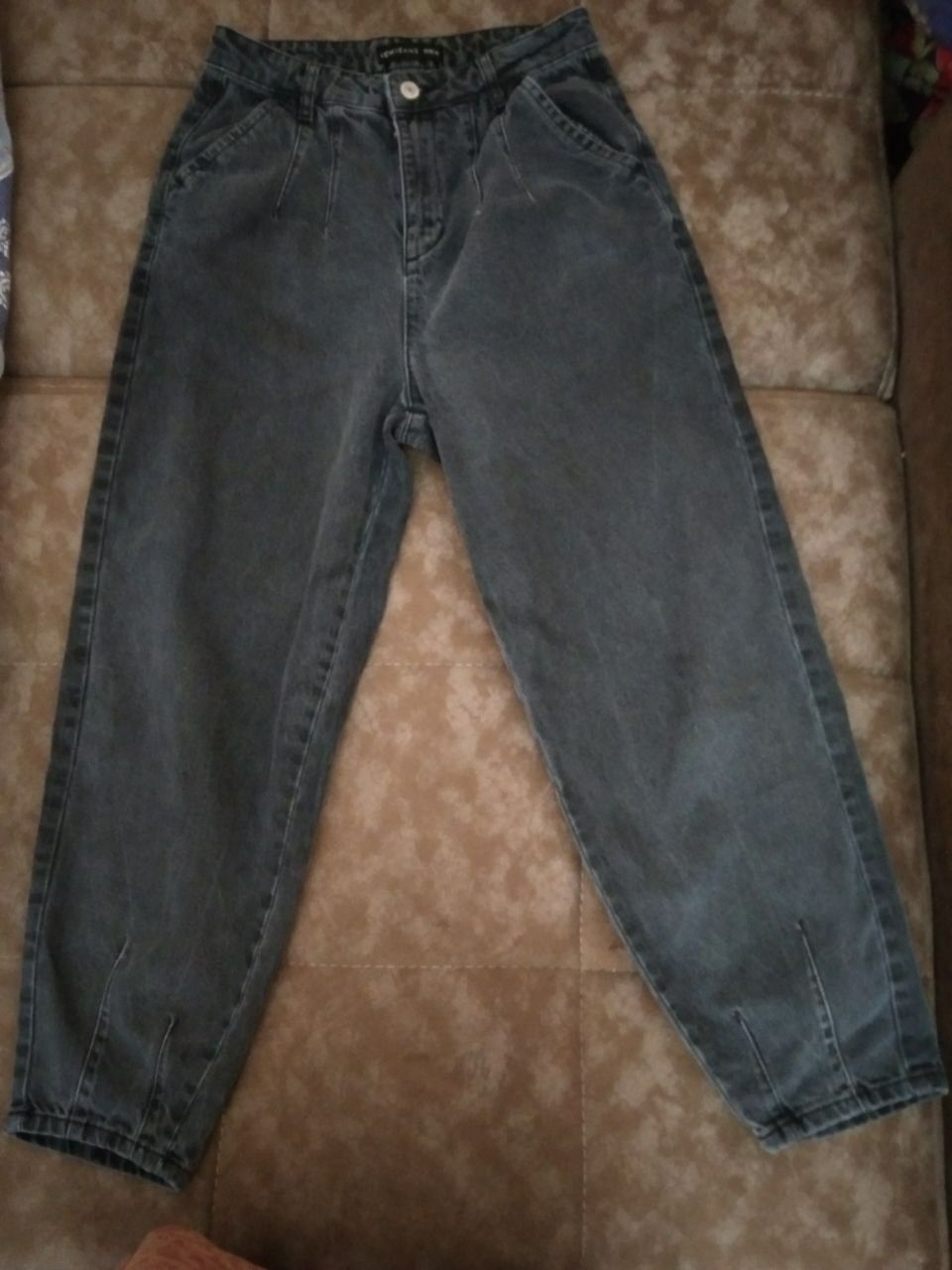 Фирменные джинсы размер s