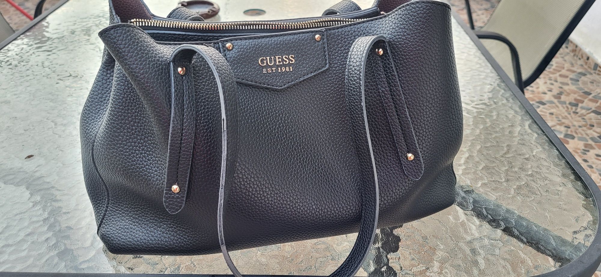 Дамска чанта GUESS