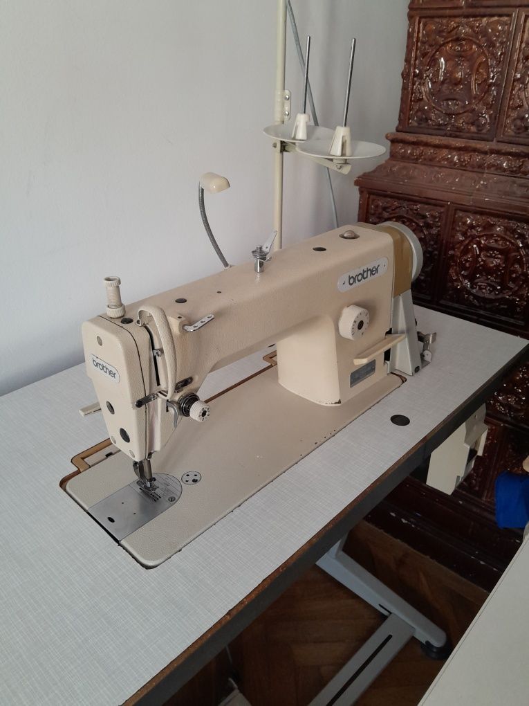 Masina de cusut liniara BROTHER 220v sau 380