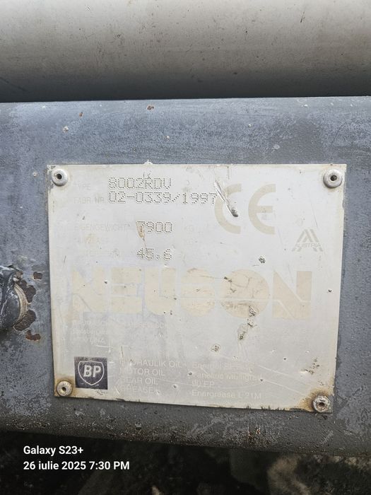 Vând sau schimb cu cap tractor preț negociabil