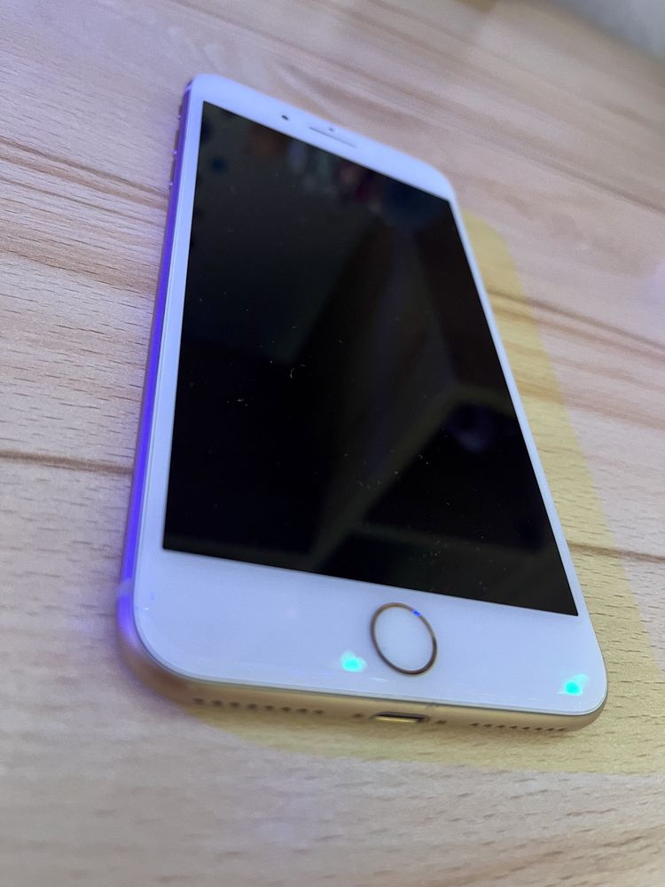 iPhone 8 Plus Gold 64Gb