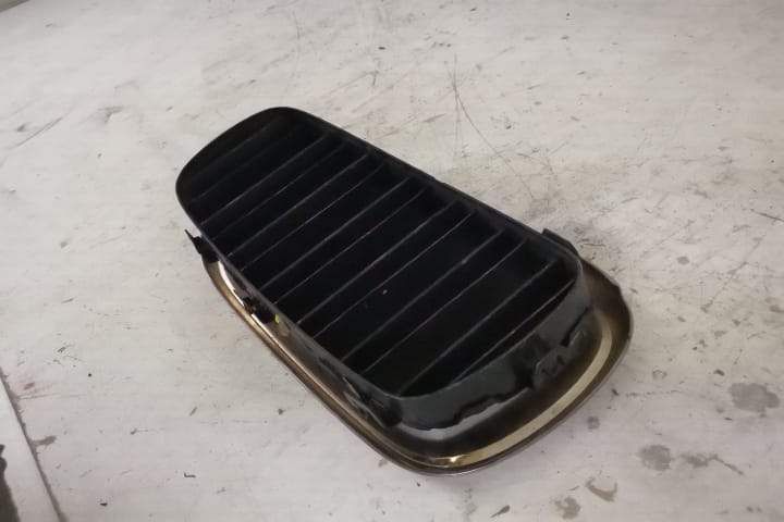 BMW X6 / БМВ Х6 F16 , , , , , , Оригинална лява решетка в добро състоя