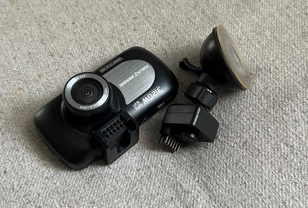 Camera auto Nextbase 312GW GPS WiFi Full HD, suport si alimentare