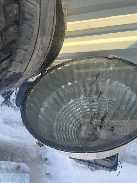 Прожектор большой без лампы!!!