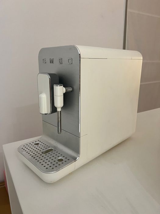 Кафе Машина Smeg BCC02WHMEU
