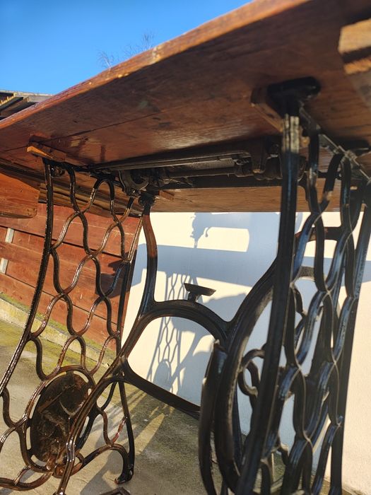 Mașina de cusut Jones manufacturing machine