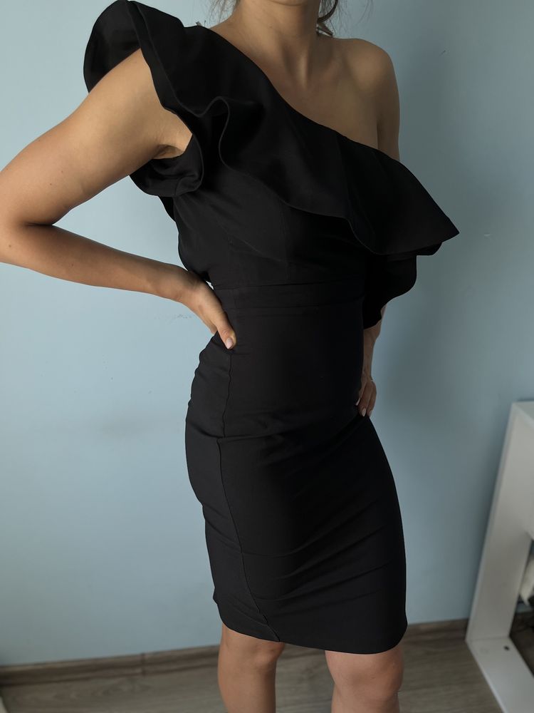 Rochie neagra scurta