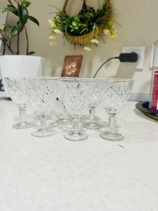 Продам рюмки хрусталтные