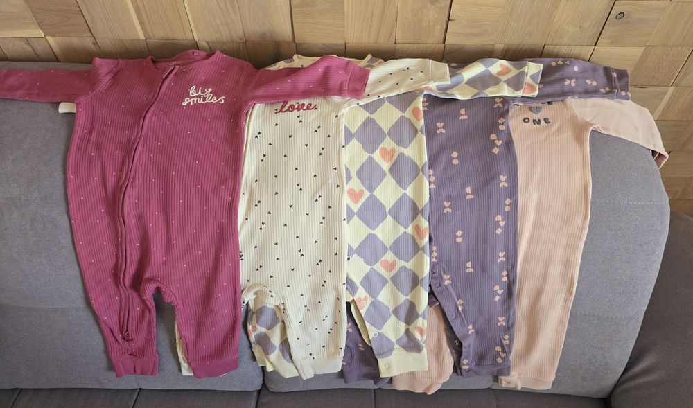 Lot 7 pijamale fetita marimea 80 Next,  H&M ultimele 2, stare excelent