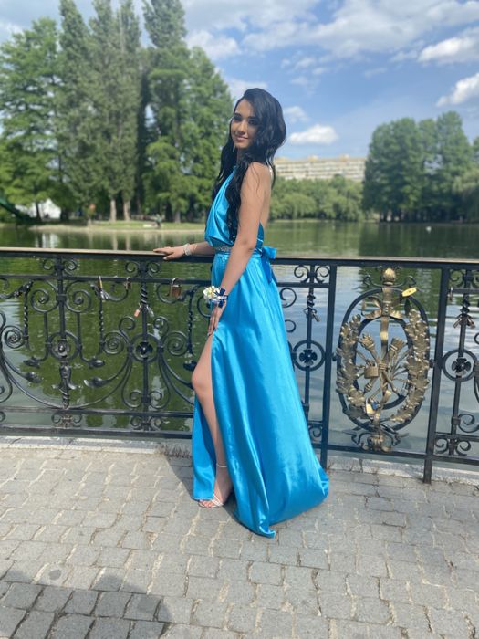 Vand rochie de ocazie