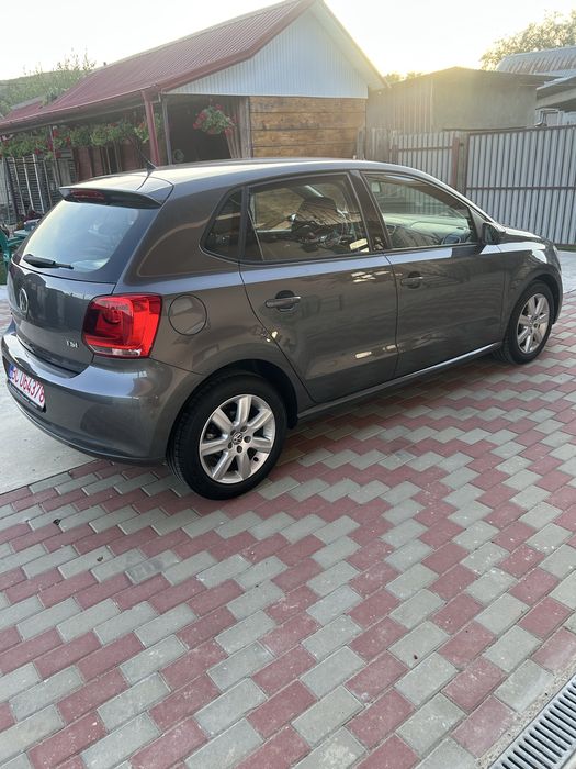Volkswagen Polo 2014 Highline 4 cylindres 105 CP LED XENON IMPECABIL