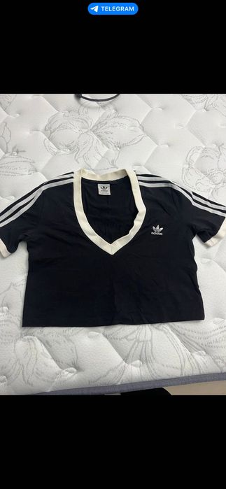 Crop top adidas m razmer