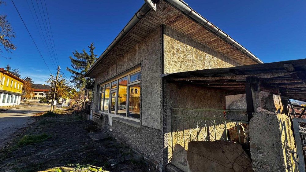 Двуетажна Къща Село Дамяново, Севлиево