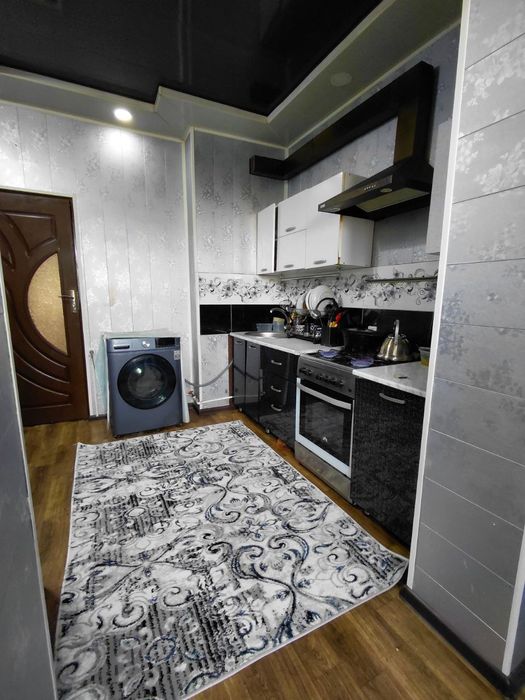 Продаётся 5 комнатная квартира на 3 этаже