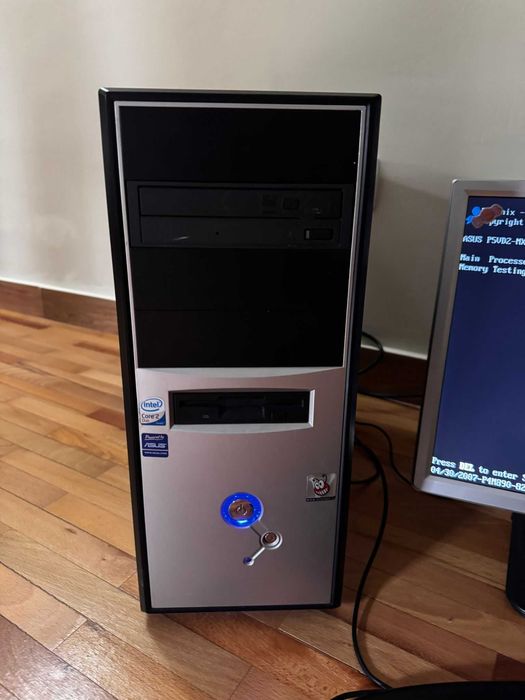 PC 1gbRAM ,Video 256Mb, procesor intel2duo core 1.8ghz, hardisk 320 GB