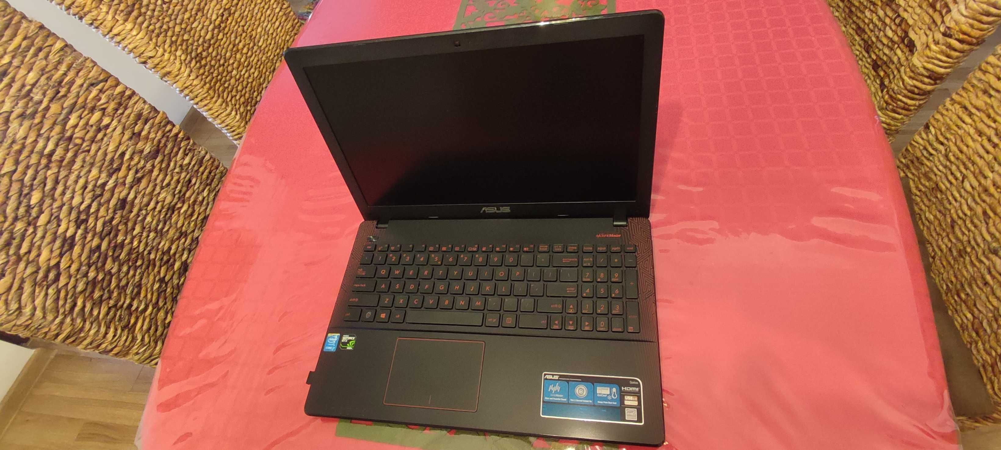 Laptop Asus F550J cu display spart